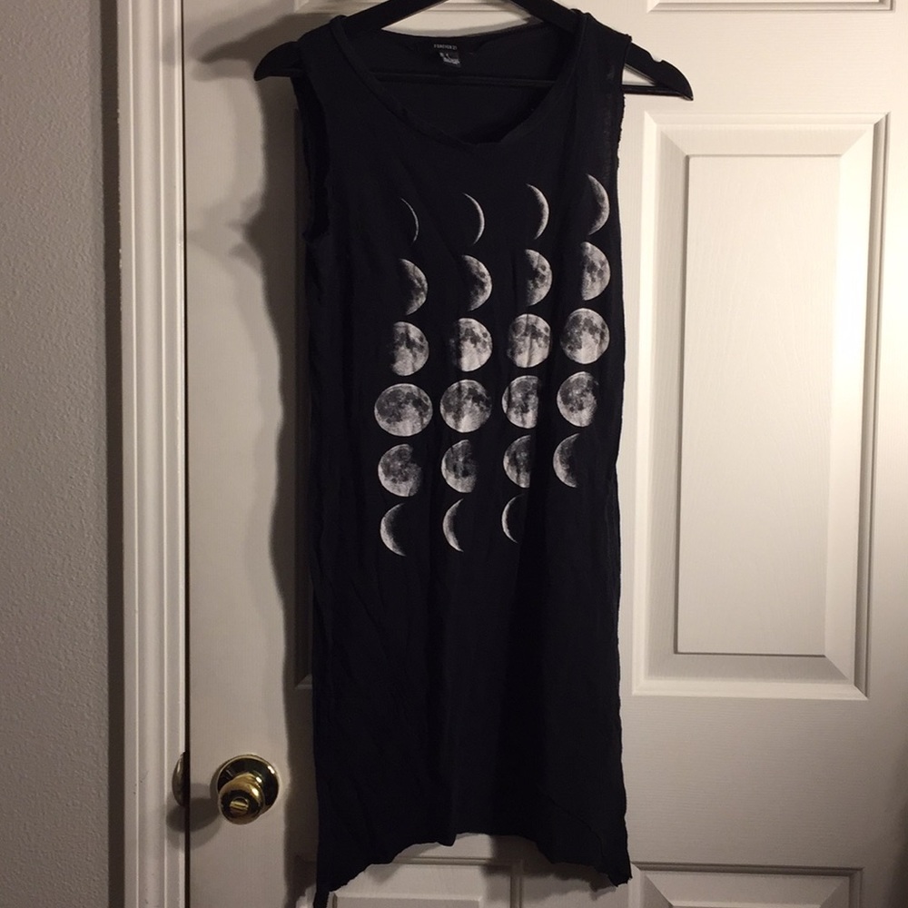 Forever 21 lunar phase tee shirt dress. Small.